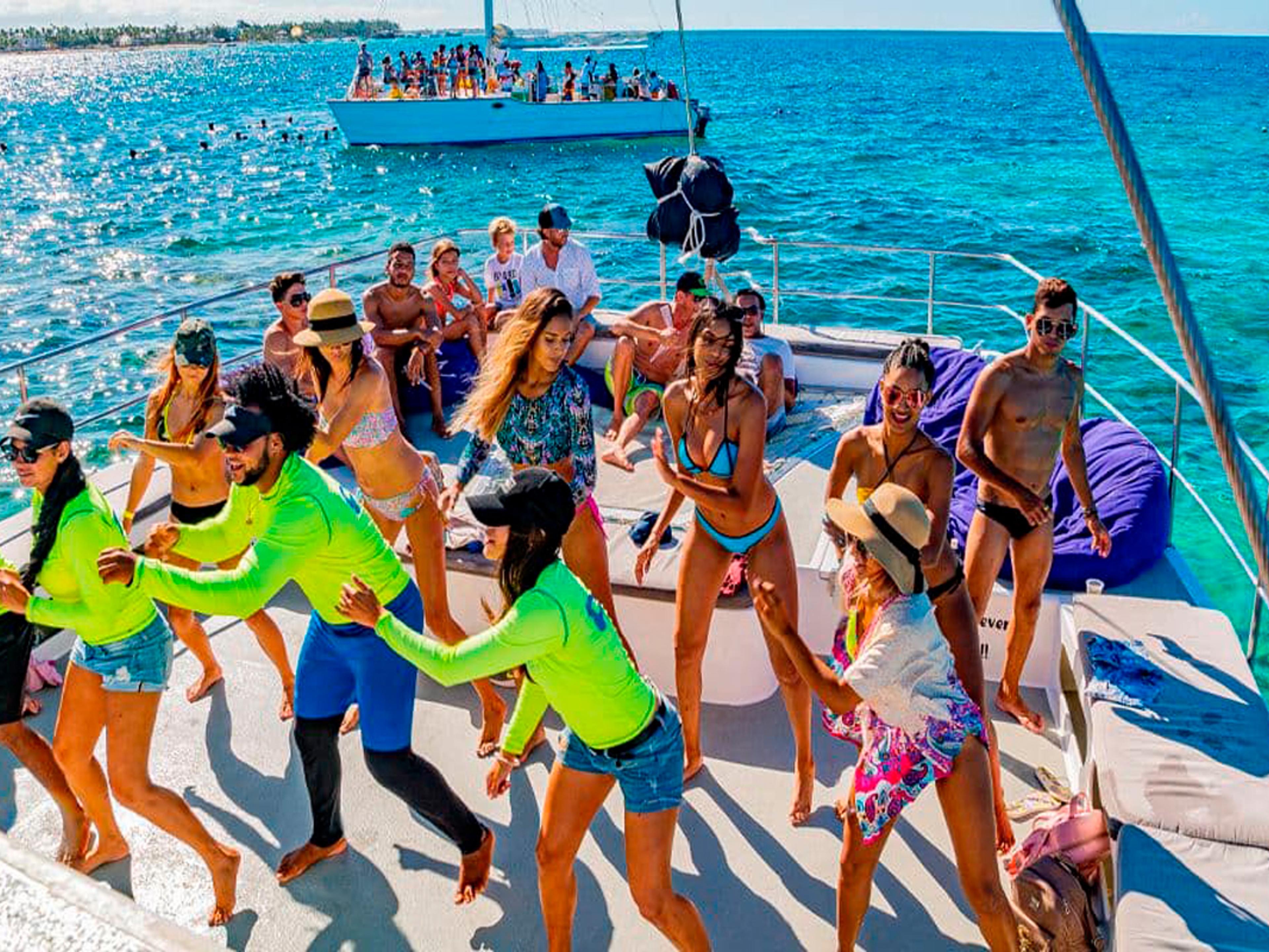 Private Sailing Family Adventure — Catamaran Tour — 3