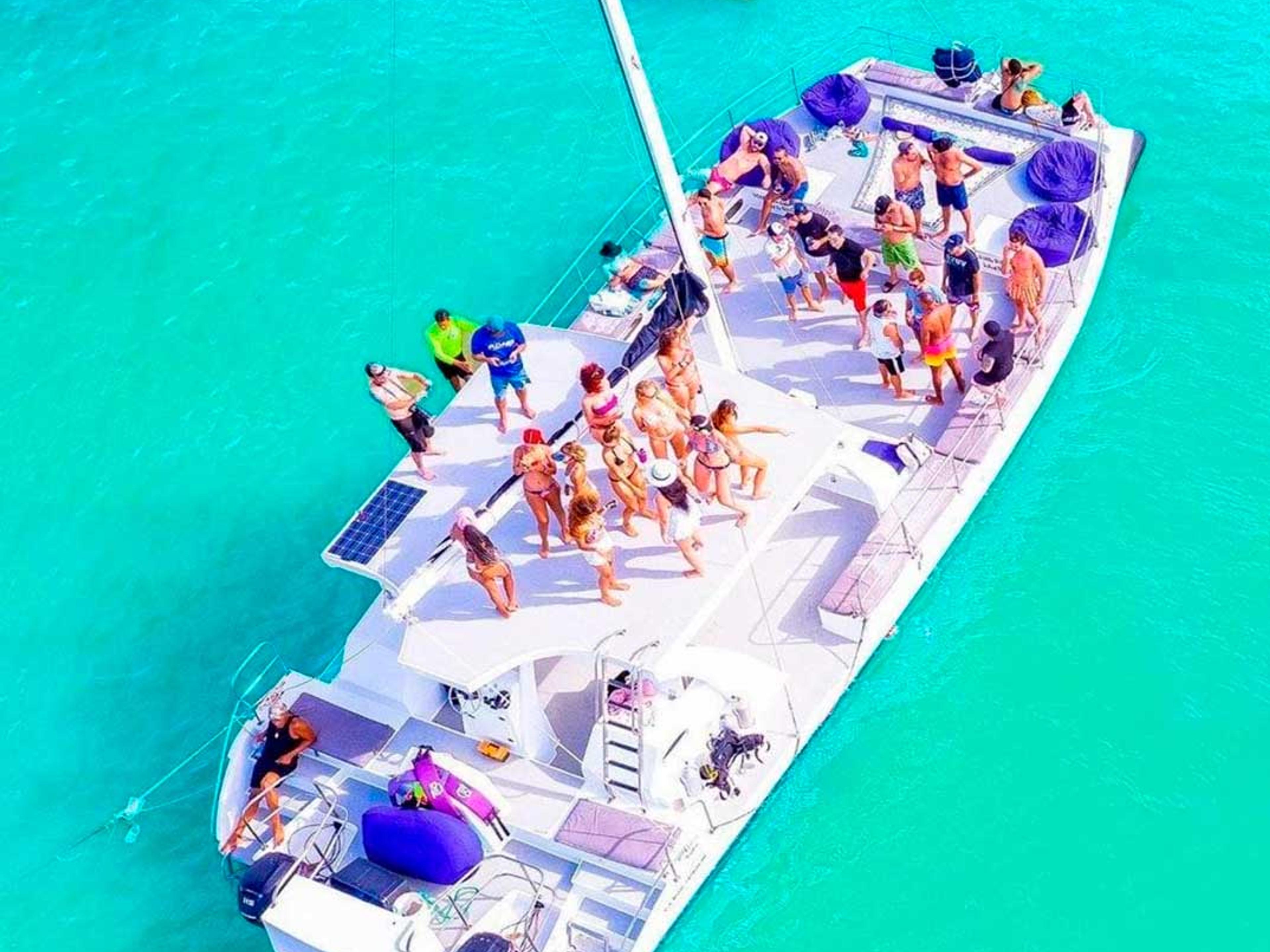 Power Cruise Catamaran & Snorkeling — 3