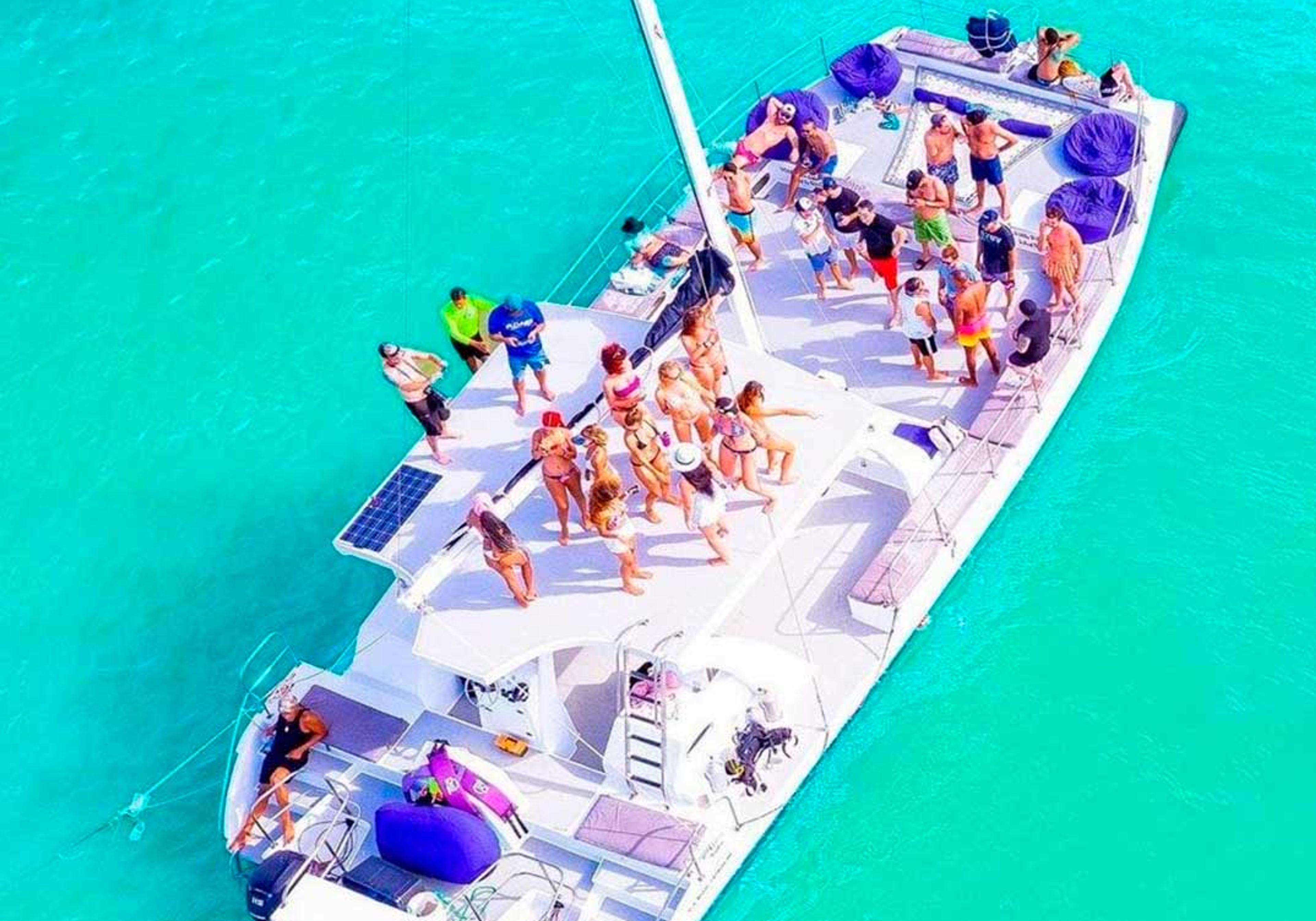 Power Cruise Catamaran & Snorkeling — 3