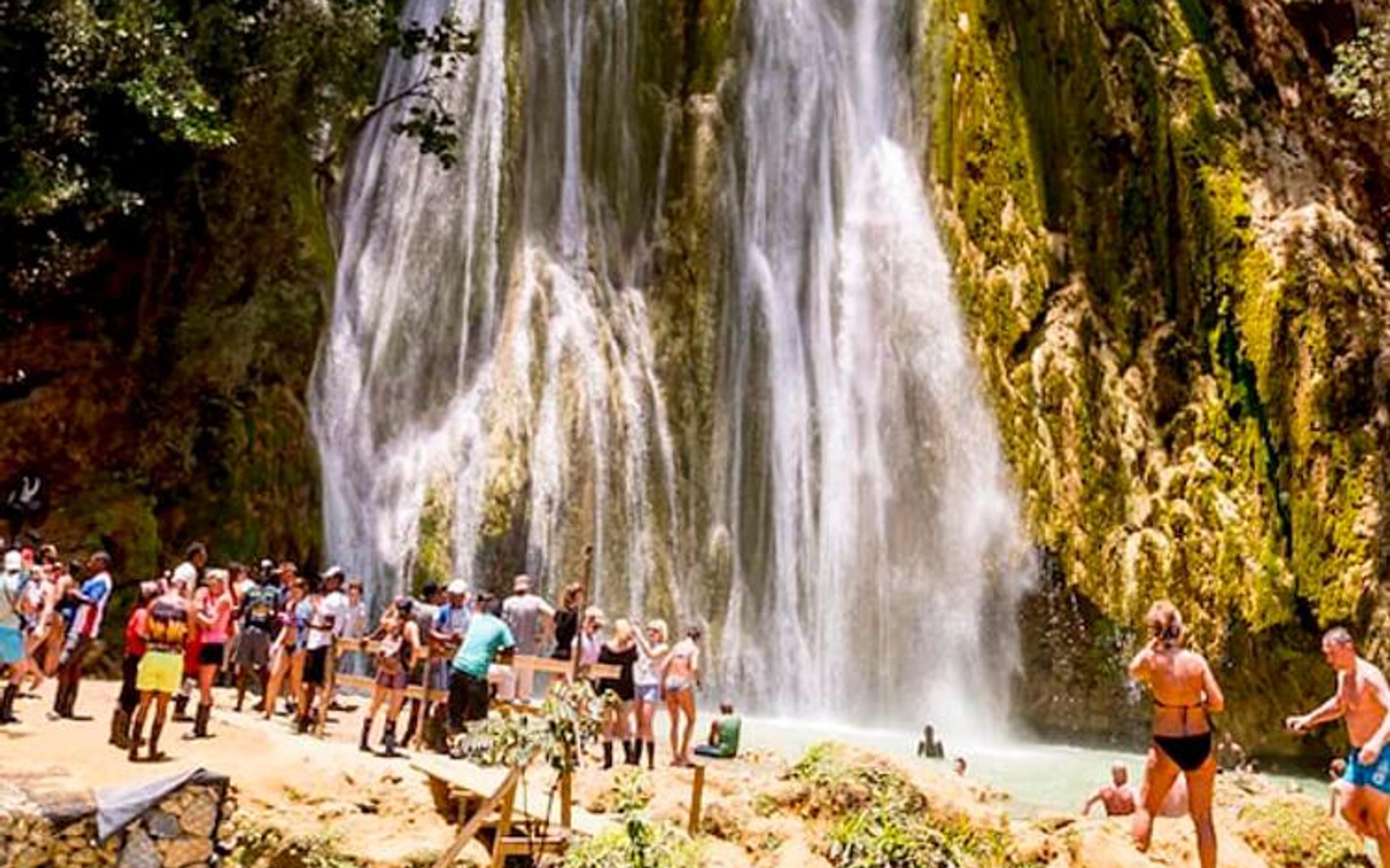 Cascada El Limón e Isla Bacardi desde La Romana — 1