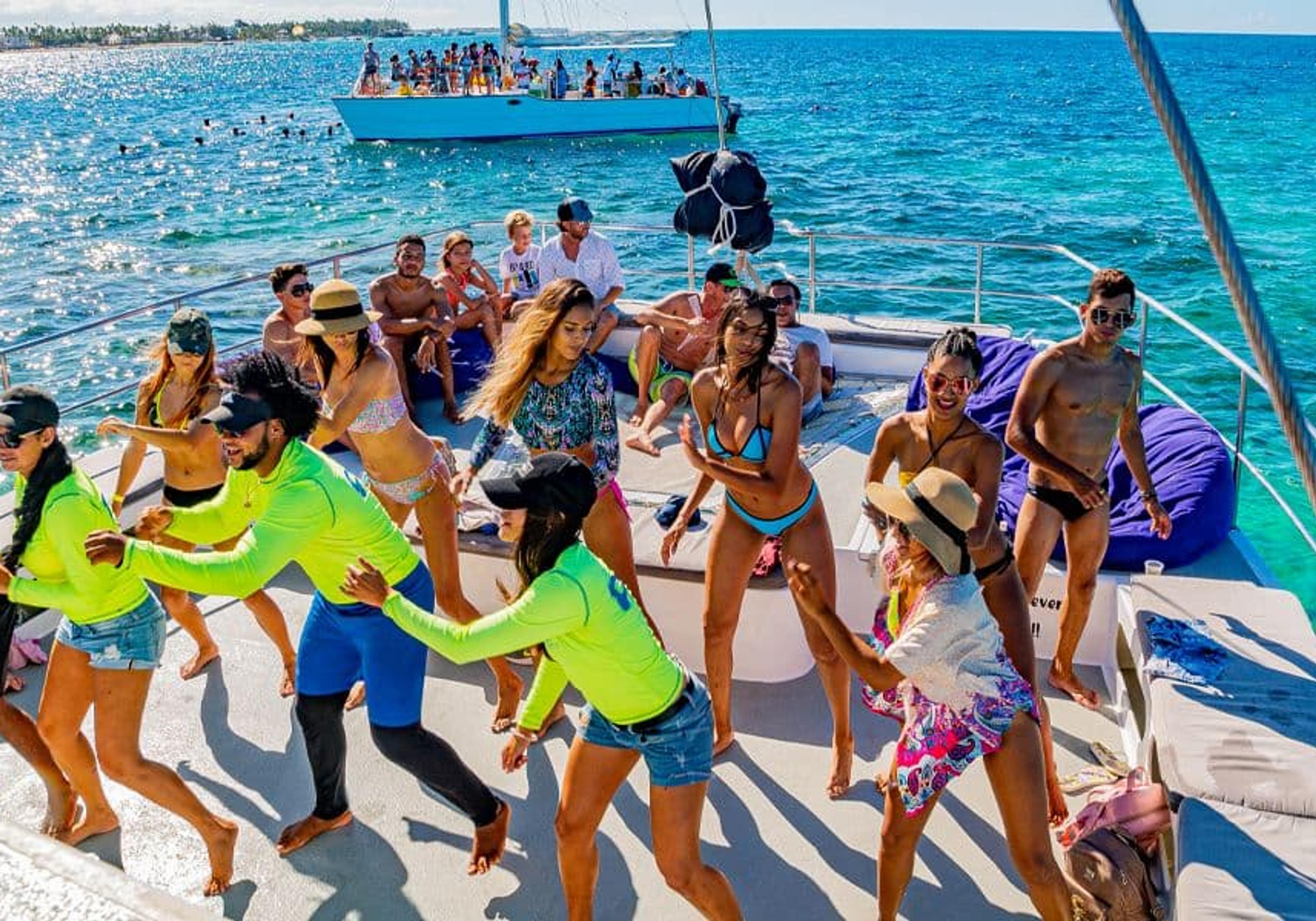 Private Catamaran Tour Along Bavaro Coast — 3