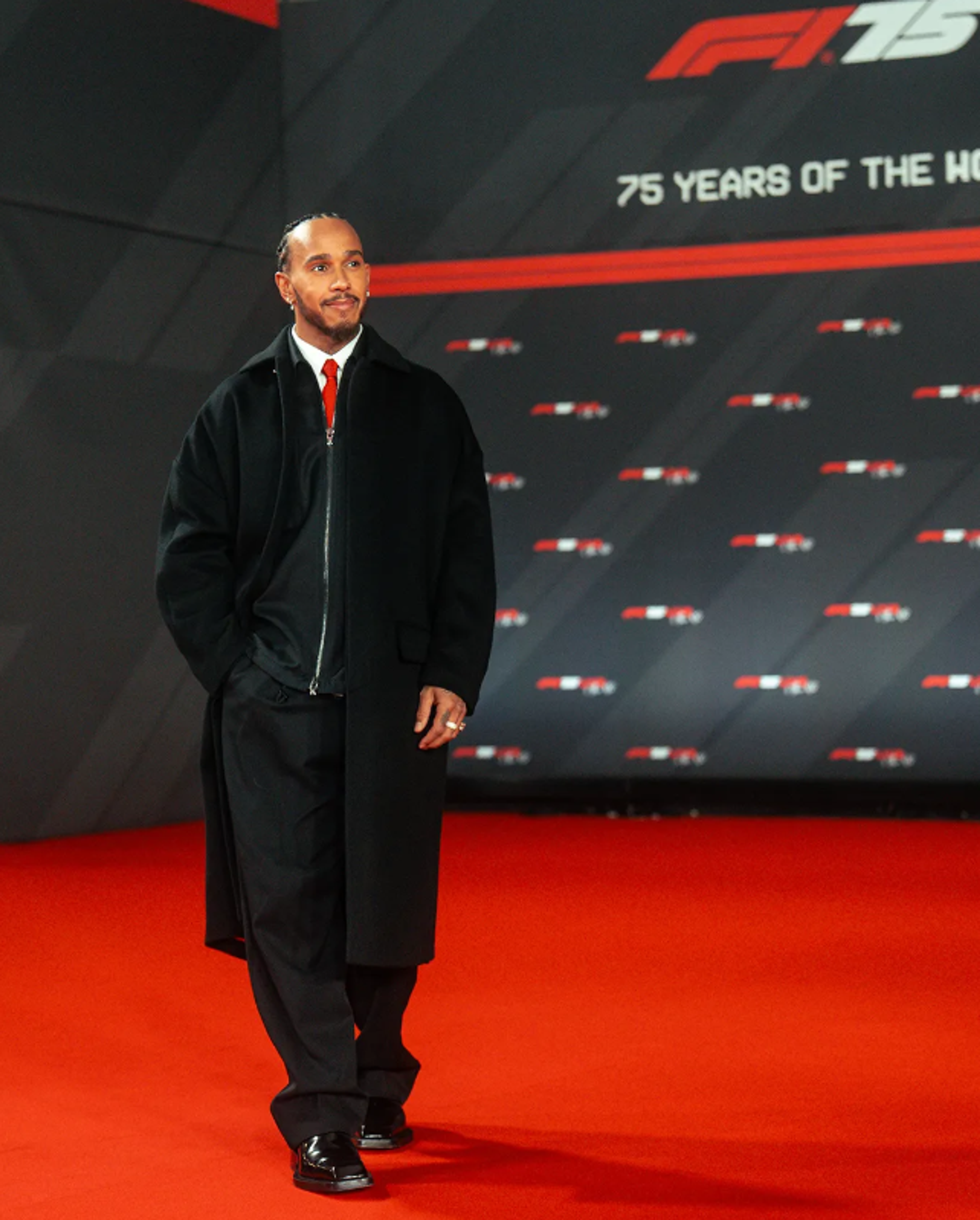 hamilton evento ferrari red carpet