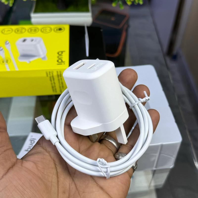 Budi 30W wall charger and 65W Pd cable