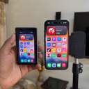 New Wireless Magnetic Phone Vlog Selfie Monitor Screen for iPhone and Android (Mini Secondary Screen) image 1