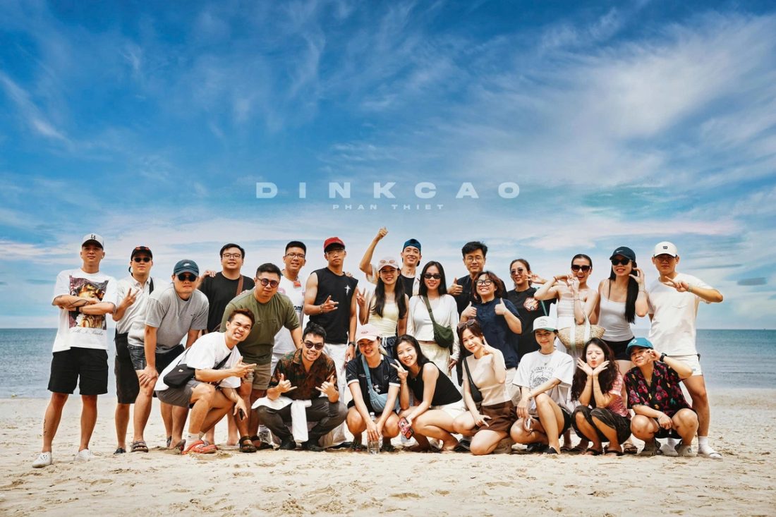 group beach photo