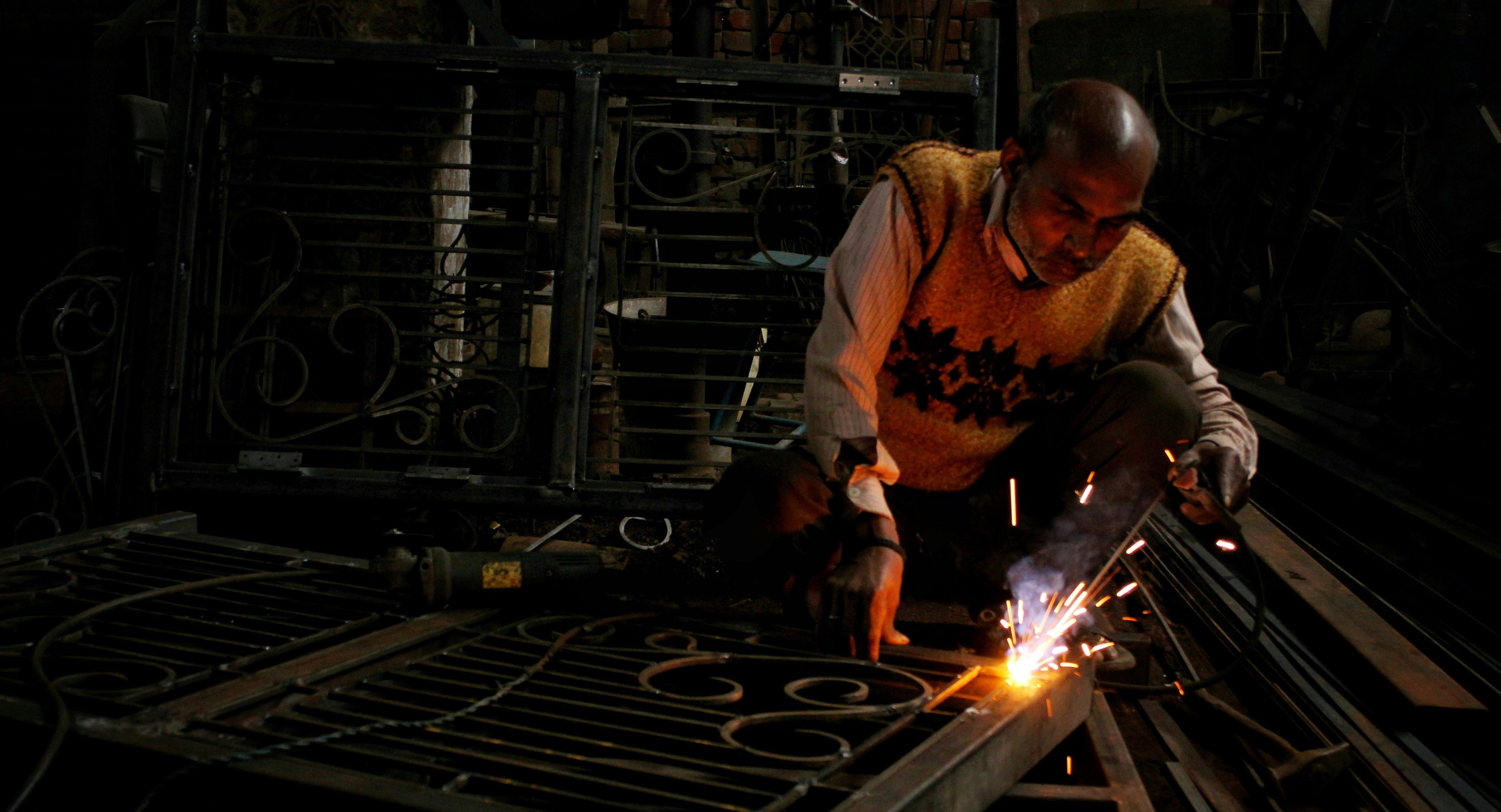 Job market steady as rural hiring softens, urban joblessness eases in April