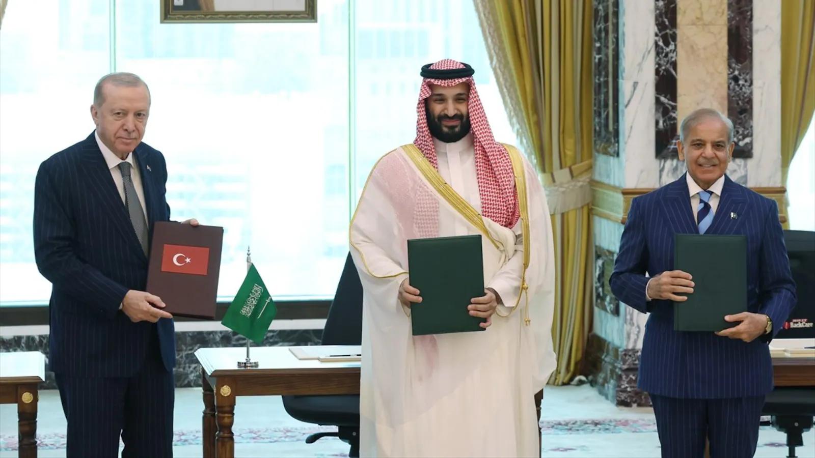 Turkey, Saudi Arabia, and Pakistan Convene in Riyadh for Mecca Pact Defense Talks