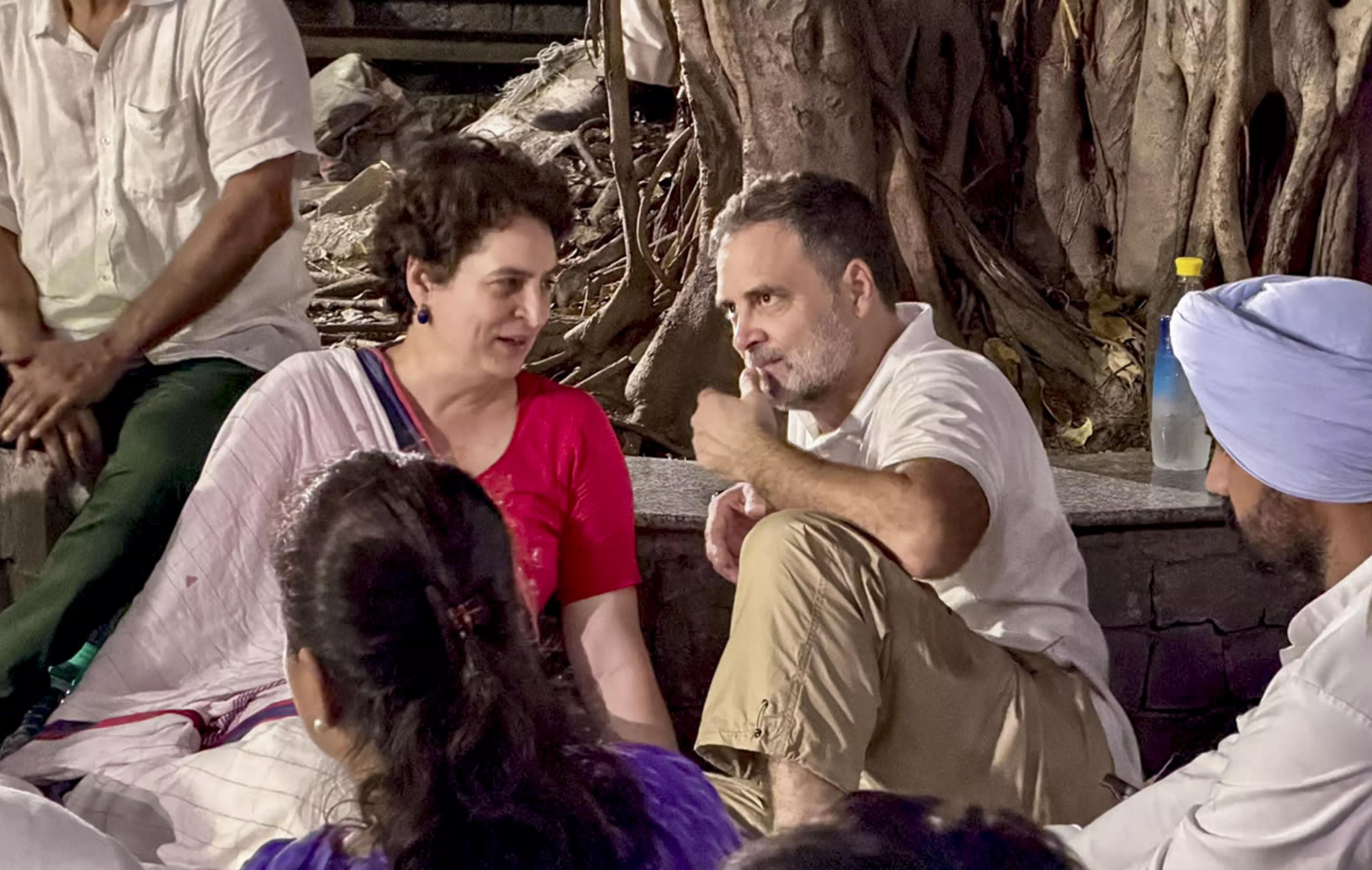Delhi Police Files FIR Against Rahul and Priyanka Gandhi Over Akashvani Bhavan Protest