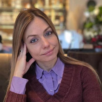 Анна Макова