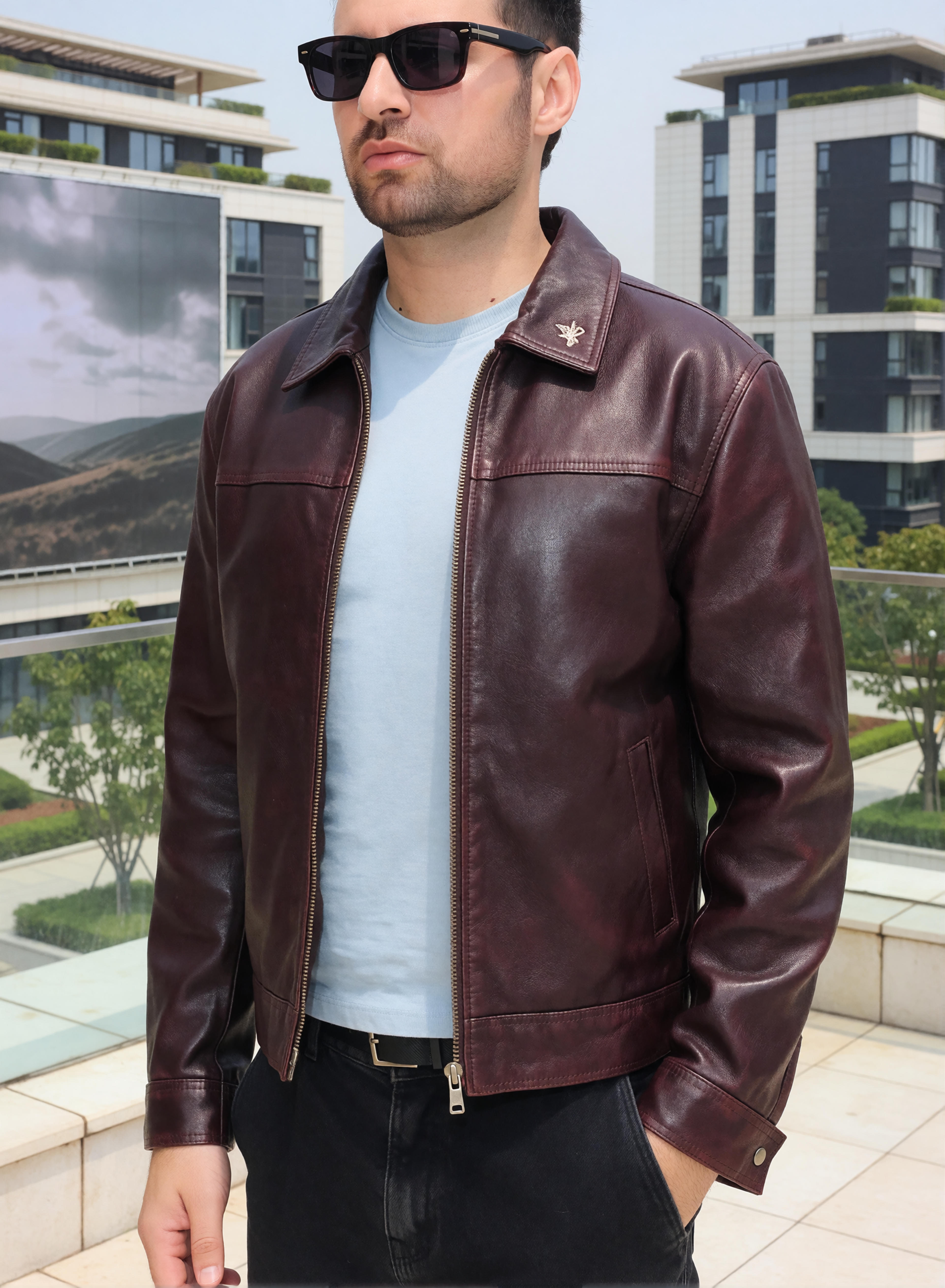 Digitaler Zwilling von Bruno Dias mit Sonnenbrille, bordeauxroter Lederjacke und hellblauem T-Shirt vor moderner Architektur.