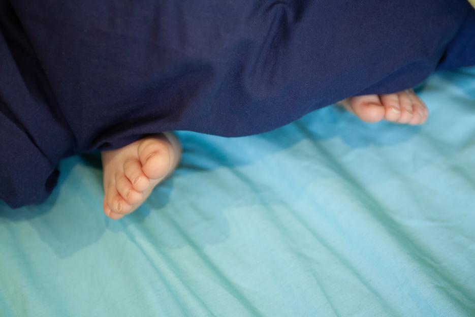 Cover Image for Weighted blankets and autism: what we know