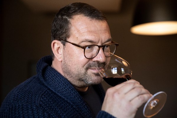 Stephen Carrier wine tasting