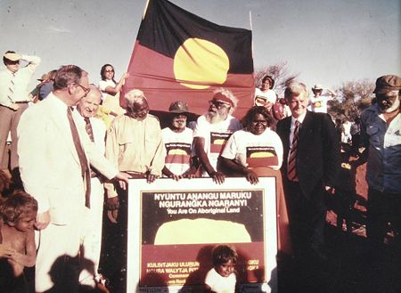 p2285-Ayers-Rock-handback