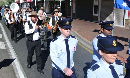 p2325-Anzac-march-8