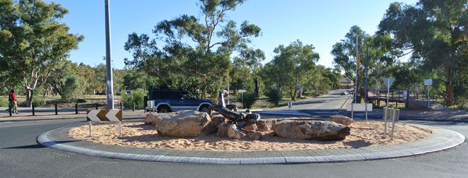 p2253-Lizard-roundabout