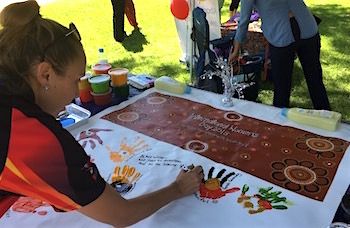 p2513 Women's Day painting 2 350