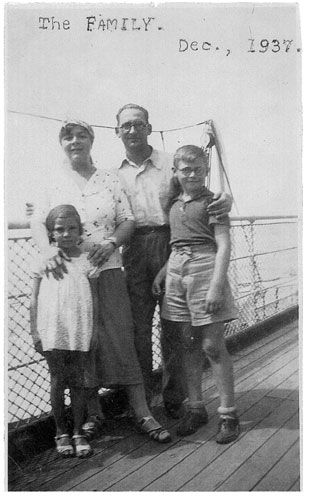 p2241-Goldflam-family