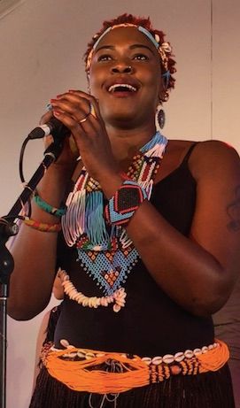 p2568 She sings Lul 270