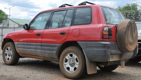 p2378-stabbing-victims-car