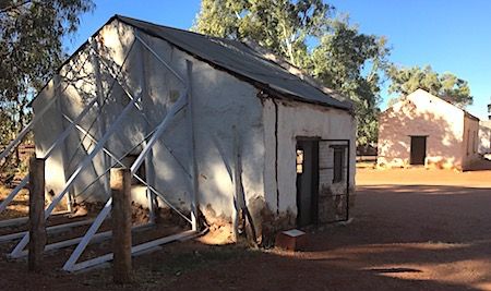 p2450 Hermannsburg cool house 2 OK
