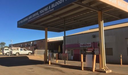 p2449 Mereenie Loop Top Store 2 OK
