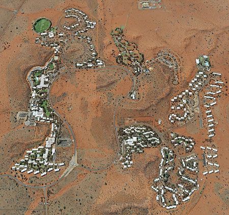 p2327-Ayers-Rock-Resort-1