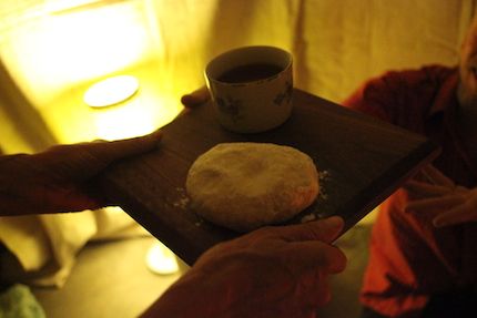 p2485 Living Theatre bread 430