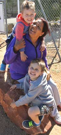 p2145-Anderson-&-grandkis