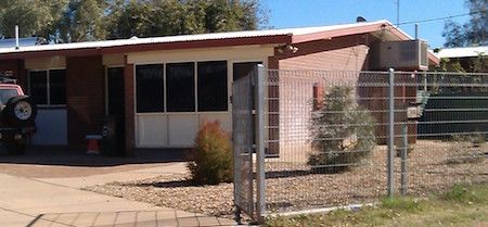 p2348 Pine Gap home 1