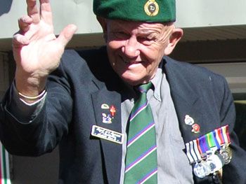 p2325-Anzac-march-10