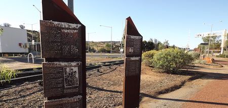 2618 Ghan walk signs 1 OK