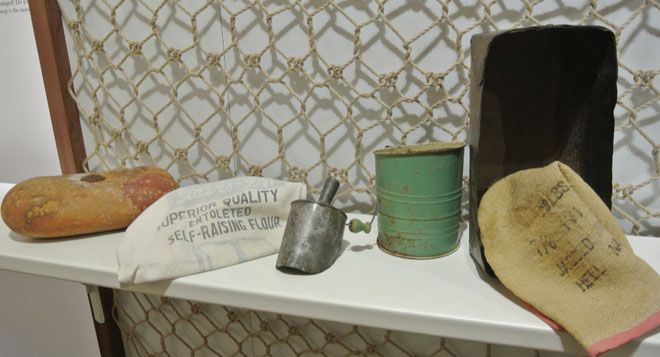p2339-Women's-bread-tin