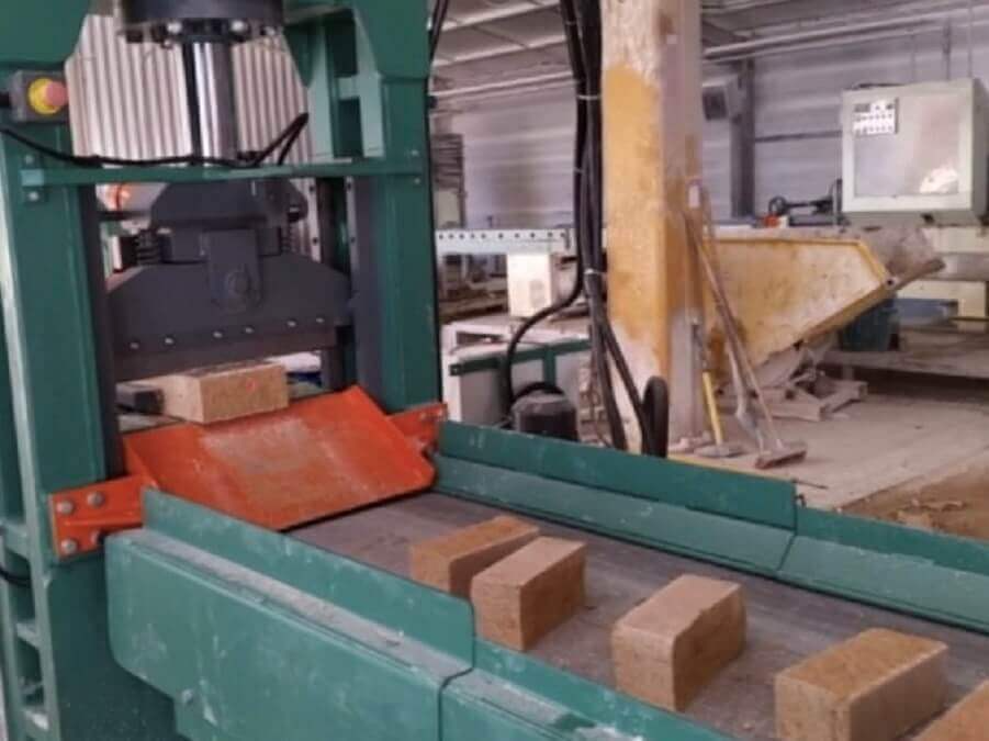 Steinex Broadway Sherpa 600 2C installation, sawn sandstone, England