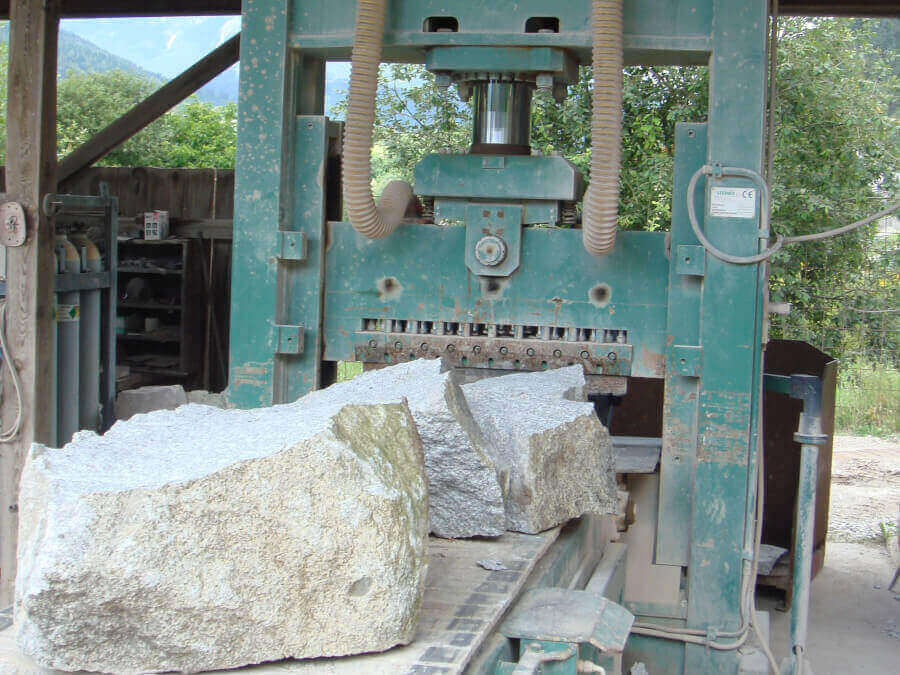 Steinex Broadway Sherpa 1280x400 installation, granite, Germany