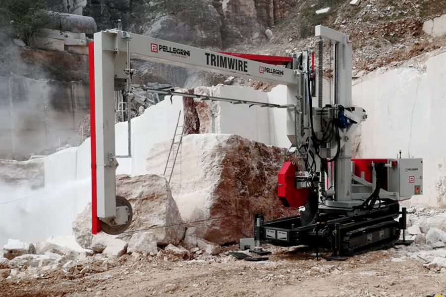  Pellegrini Trimwire mobile tracked diamond wire saw cutting natural stone blocks in a quarry
