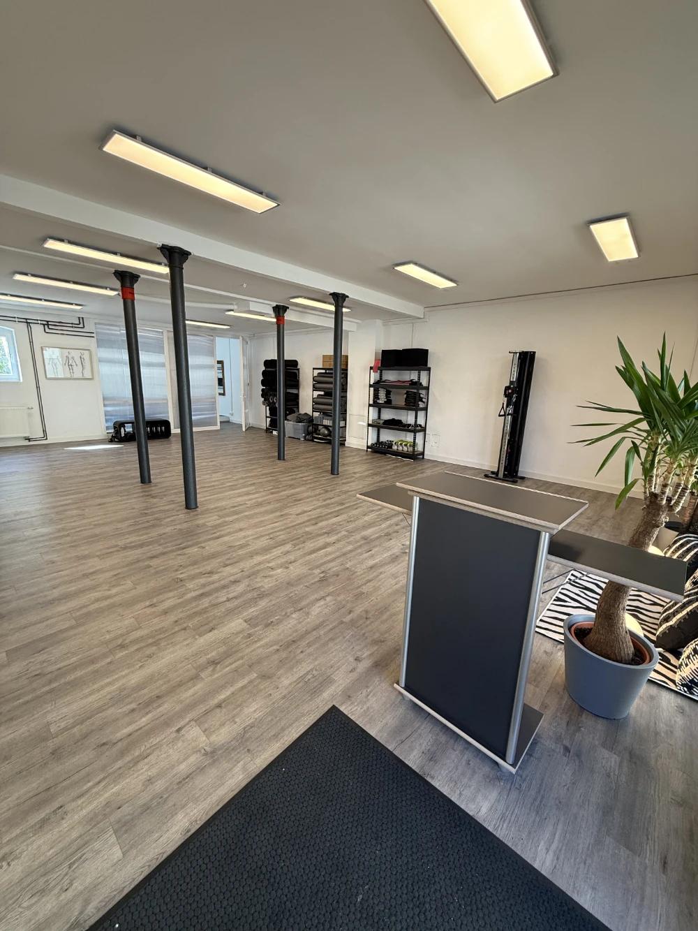 Teilnehmerin beim Pilates im Theragym-Studio Hamburg