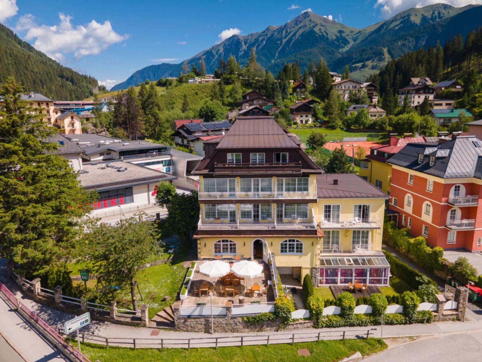 Hotel Garni Lindenhof im Sommer