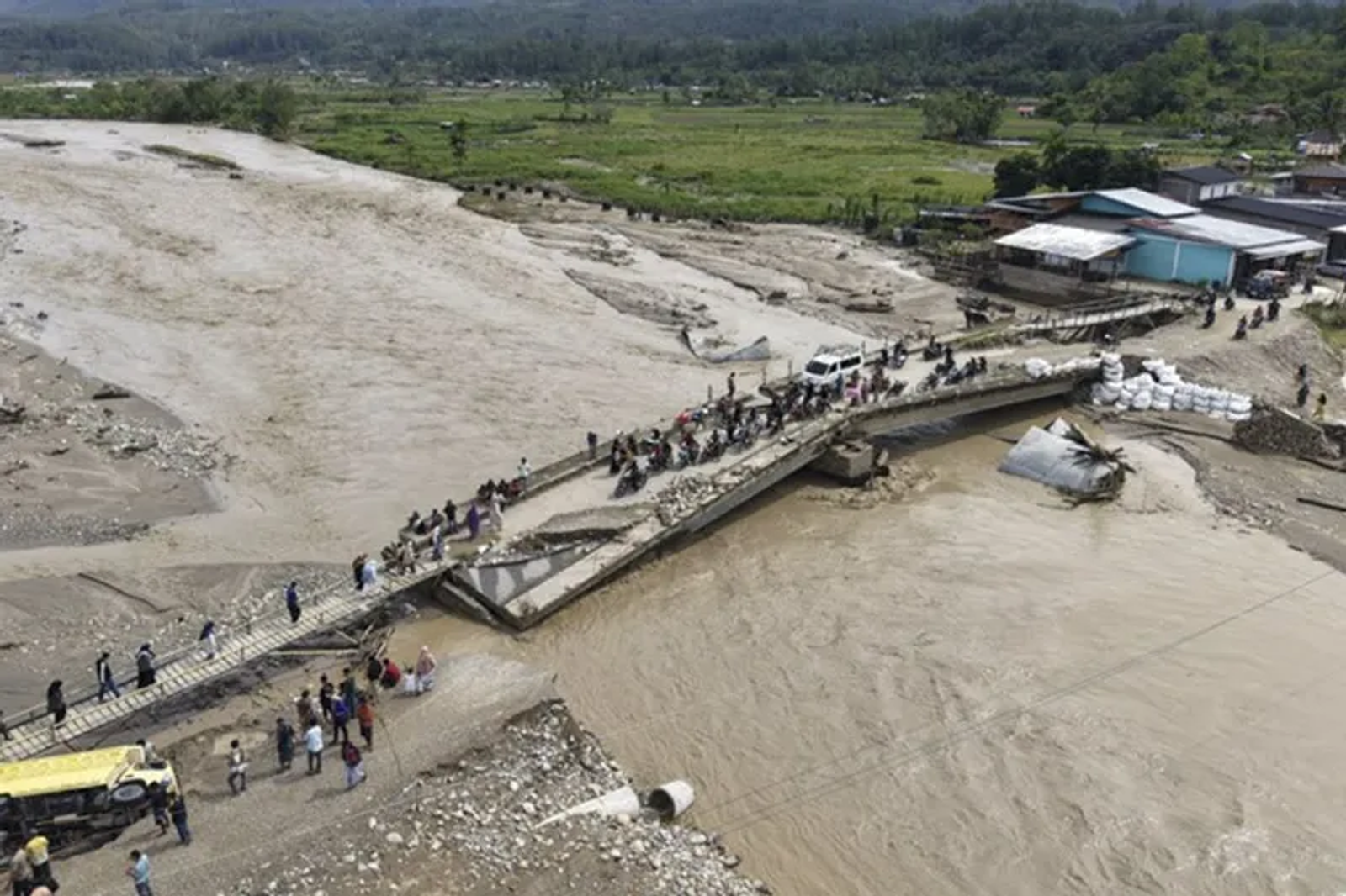 Jembatan Aih Bobo Putus untuk Ketiga Kali, Mengapa Akses Gayo Lues Terus Rentan?