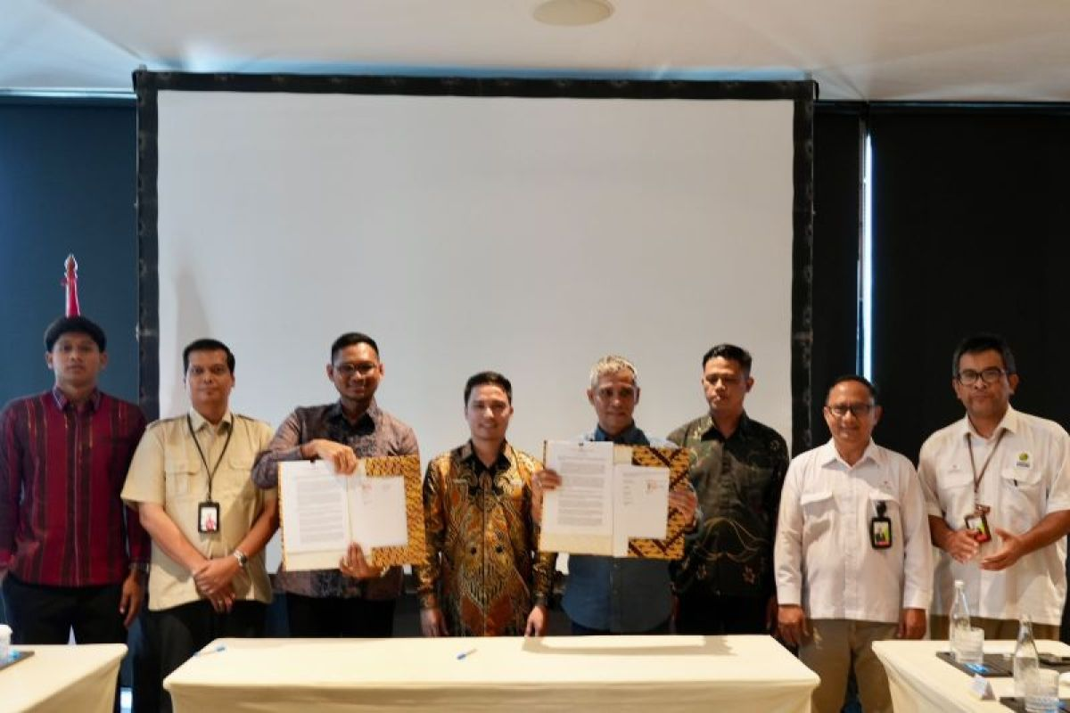 Penandatanganan perjanjian pembelian produksi sumur minyak masyarakat Aceh oleh Medco E&P Malaka dan Pema Global Energy dalam penataan minyak rakyat Aceh
