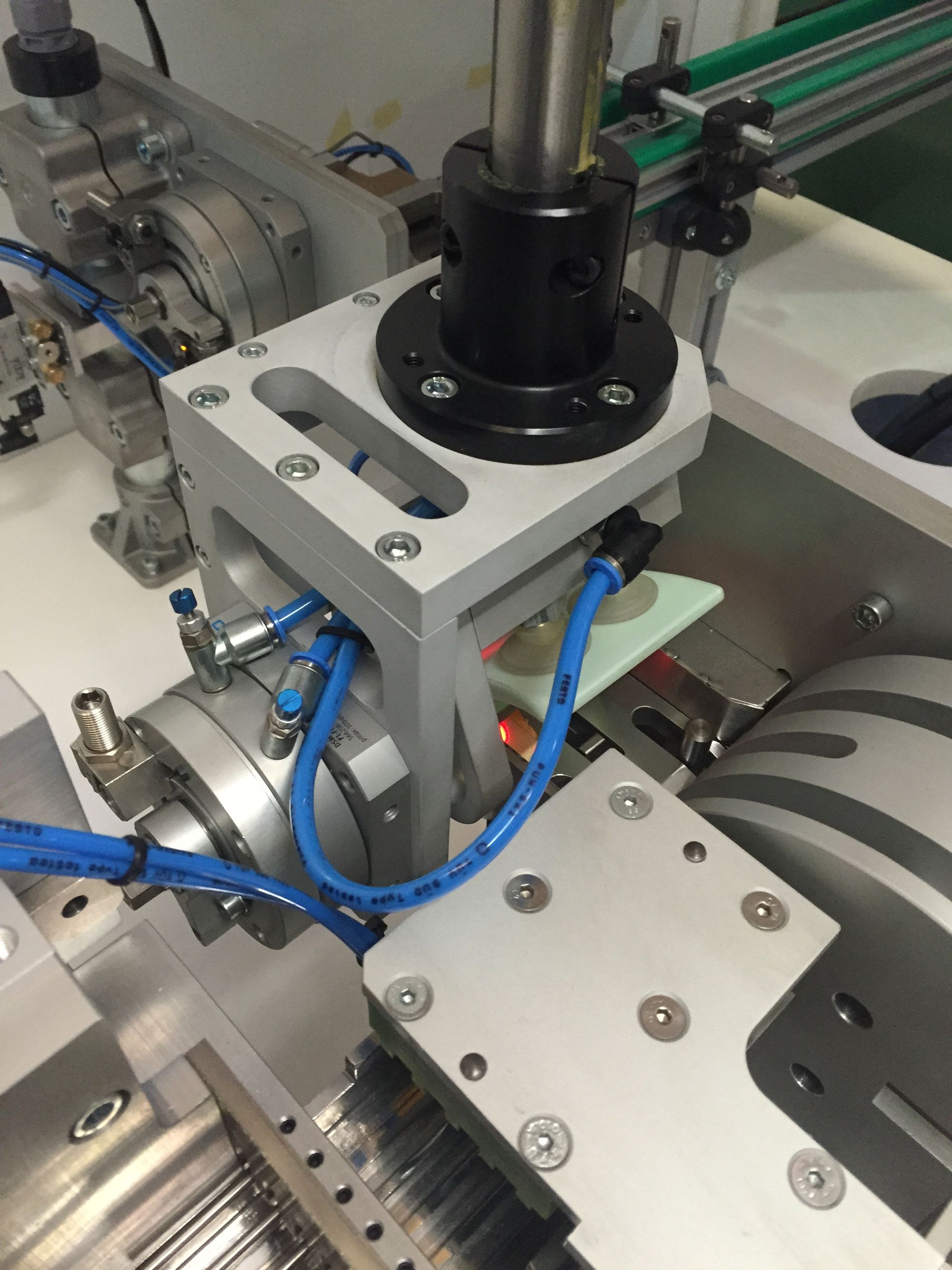 Célula Robotizada OTG – Estuchado de Blisters