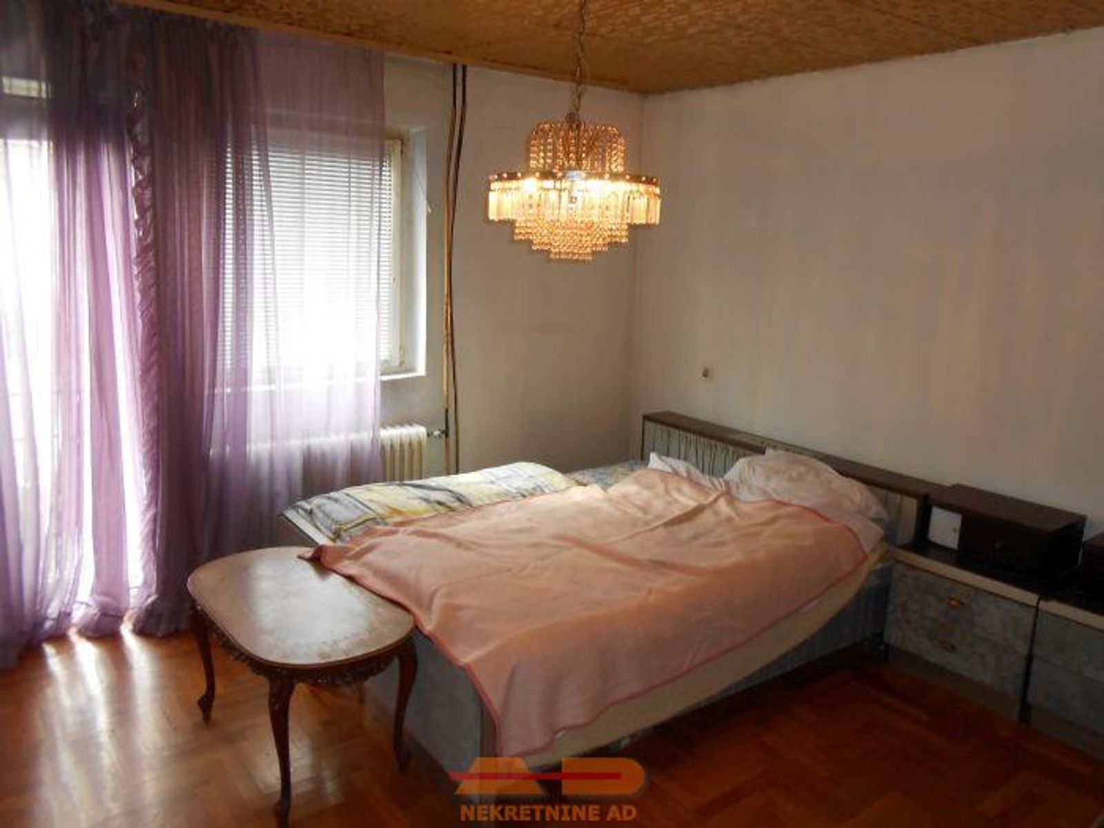 Kuća sa 2 stana, 3 garaže, poslovni objekt! — fotografija 17