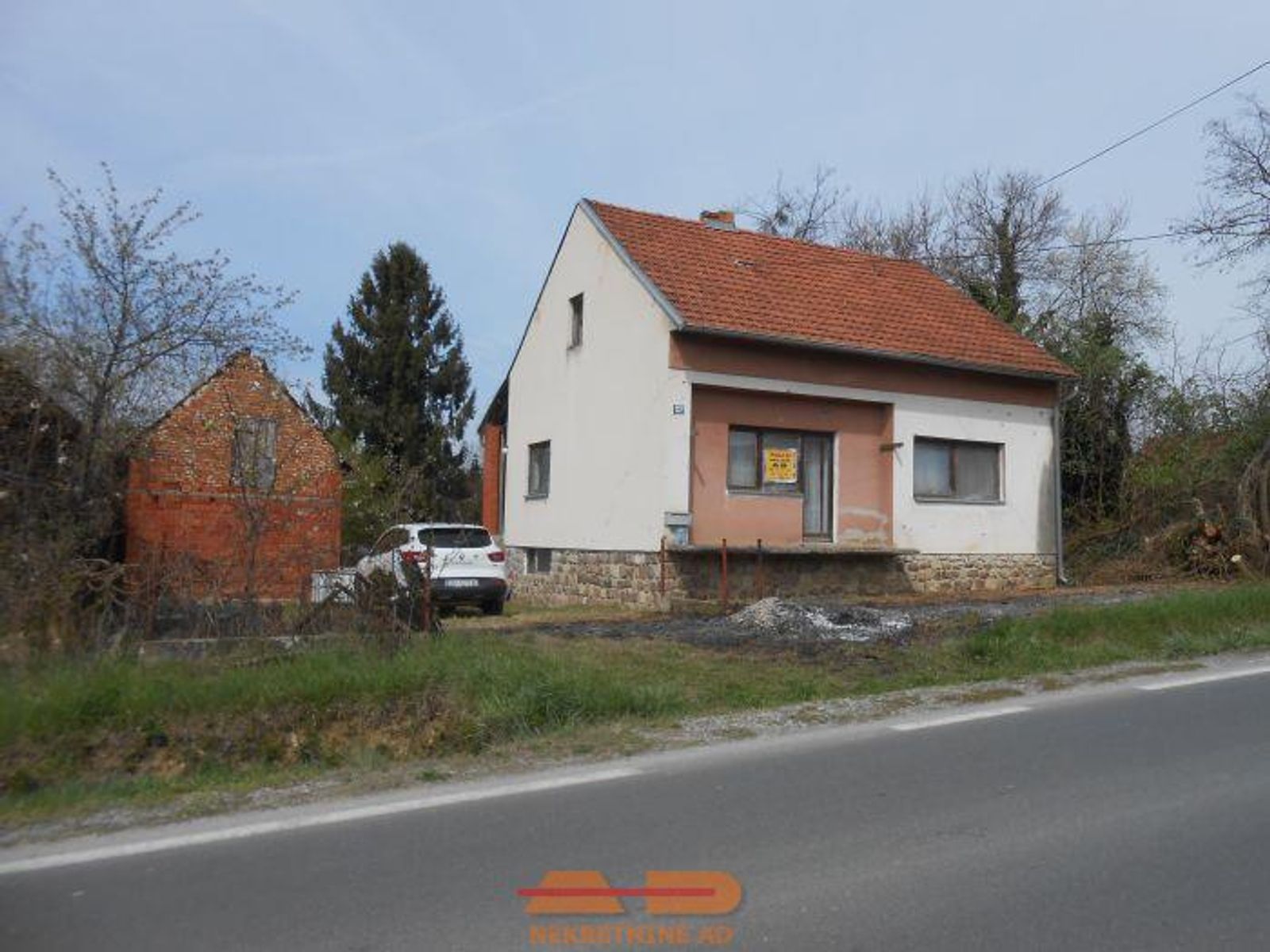 Kuća, pomoćni objekt, dvorište, Batinjani! — fotografija 1