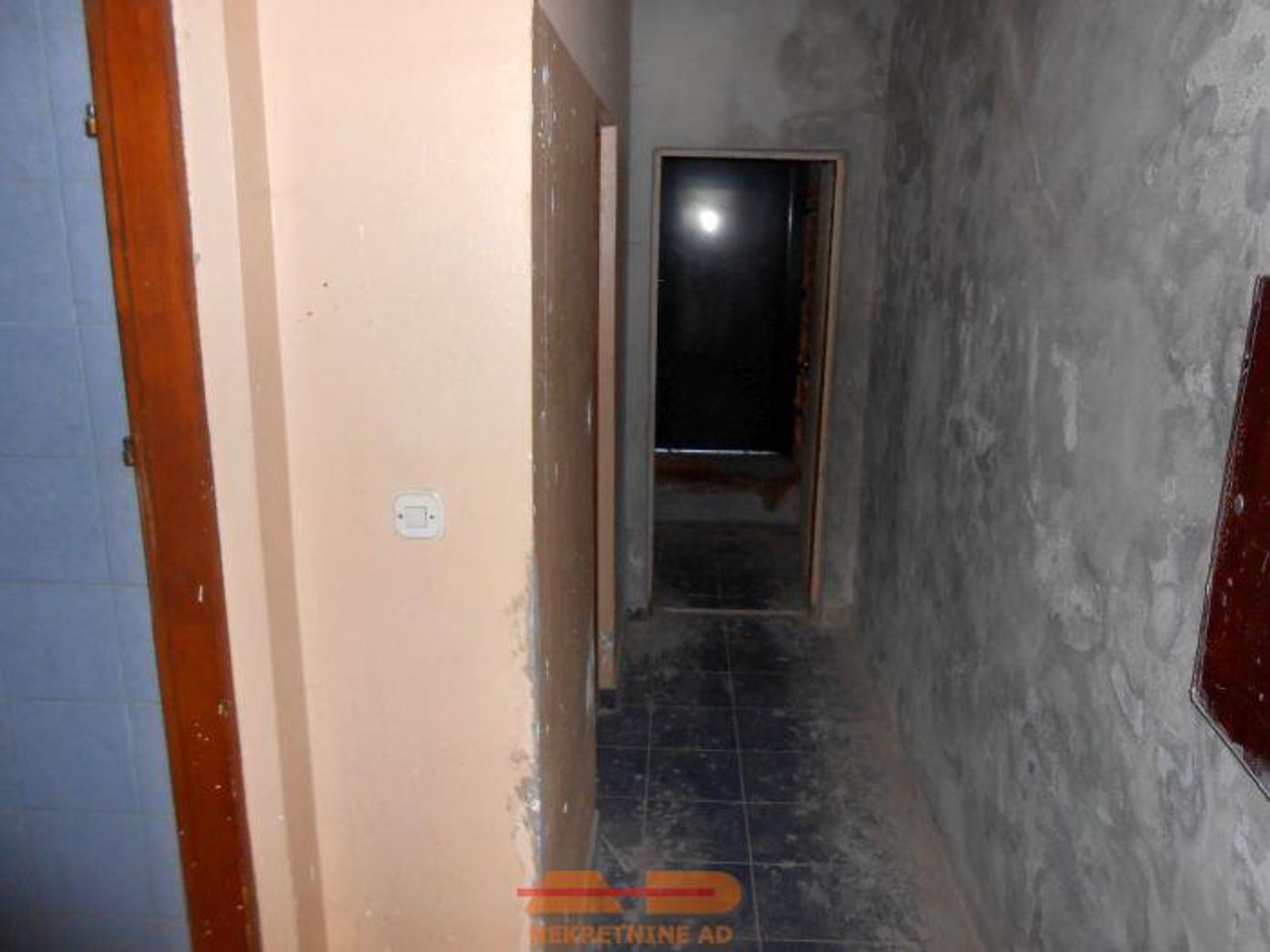 Poslovni prostor + mogućnost 2 stana, centar! — fotografija 9