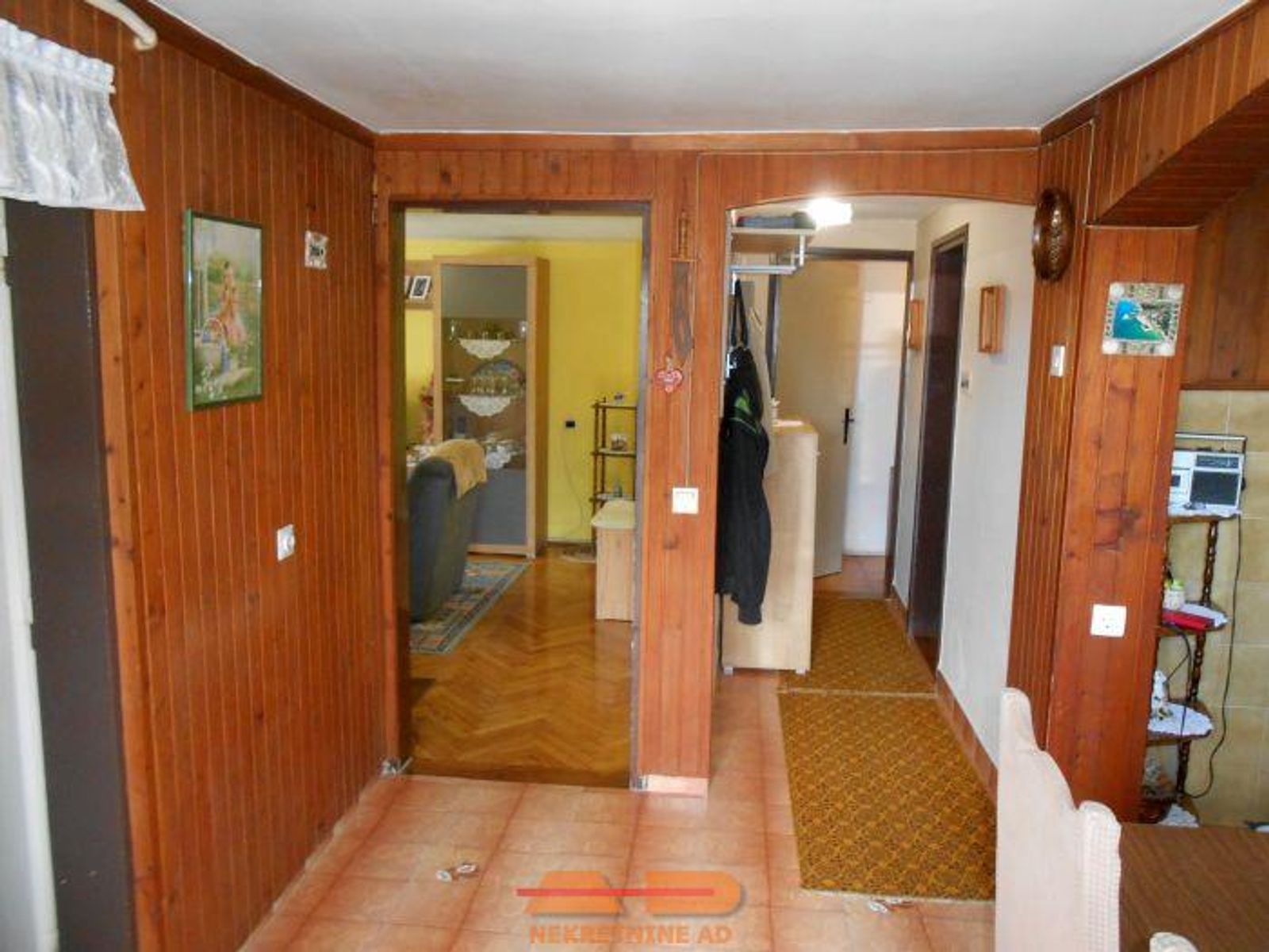 Useljiva, mogućnost 2 stana, objekti, lokacija! — fotografija 16