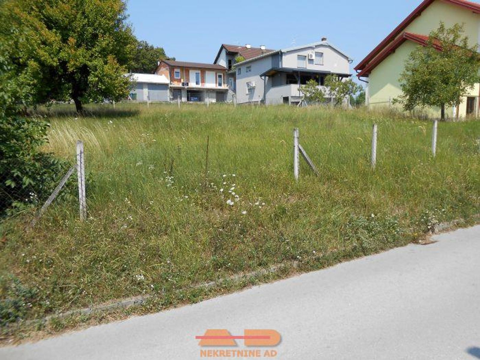 Građ. zemljište sa Građevinskom dozvolom! — fotografija 1