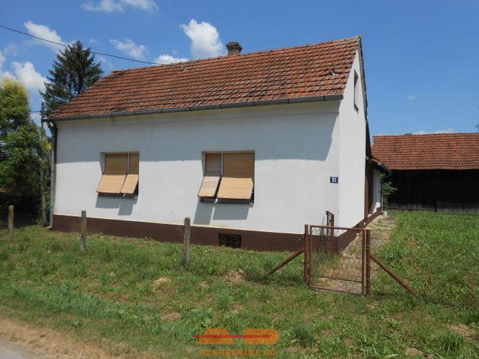 Kuća + pom. zgrade, Lipovac Majur — fotografija 3