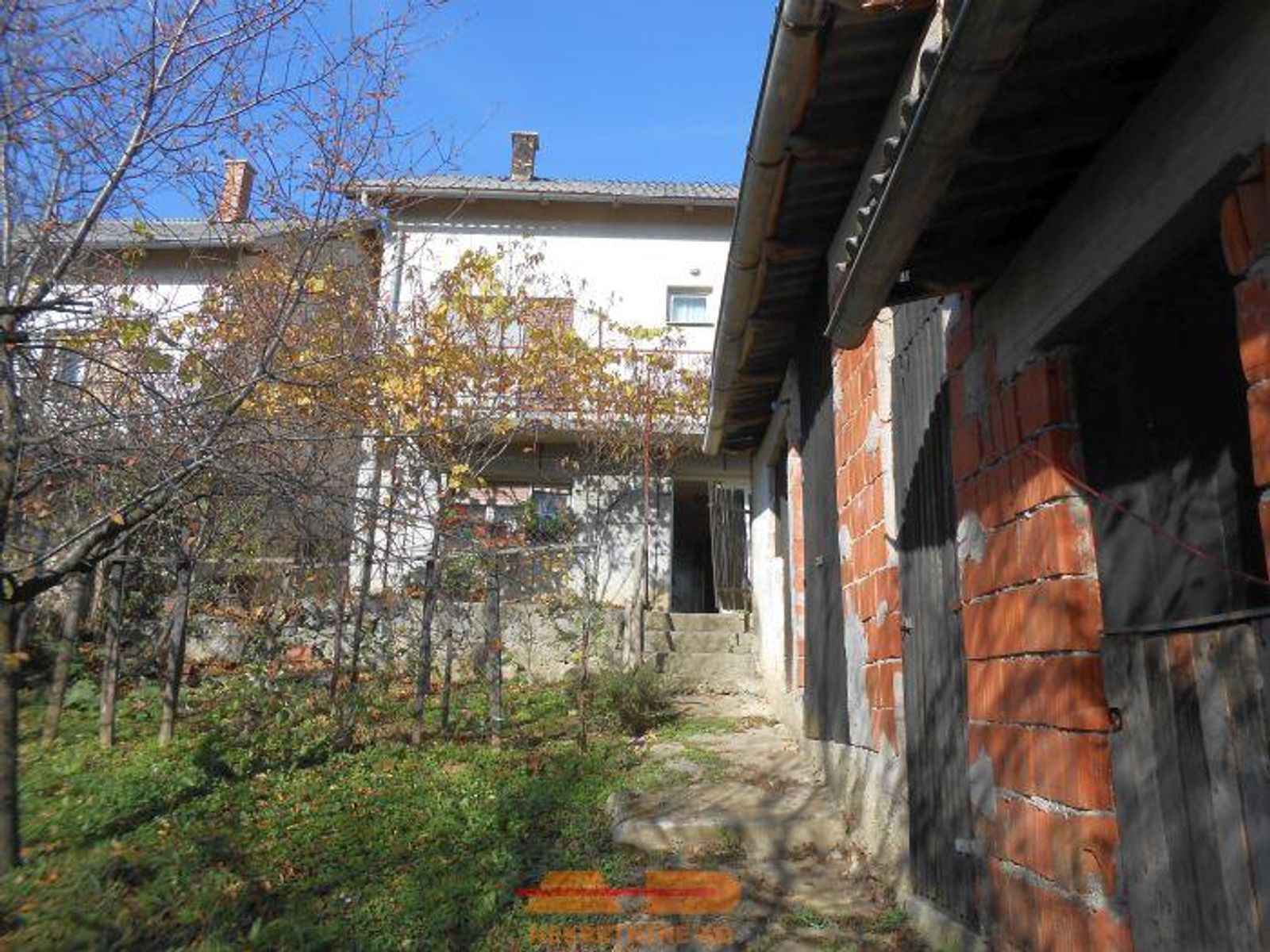 2 stana, pomoćni objekt, dvorište, voćnjak! — fotografija 7