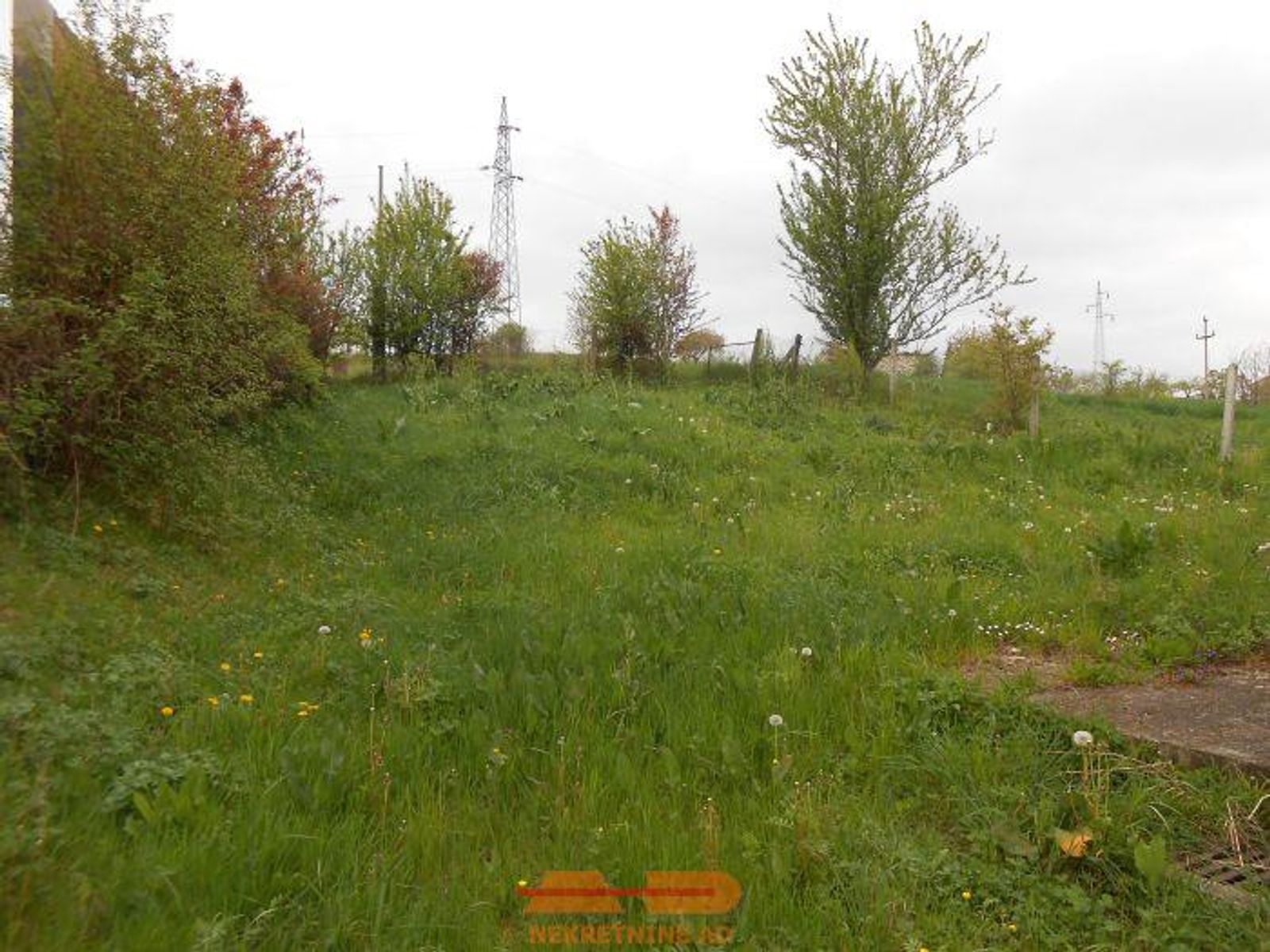 Kuća sa 2 odvojena stana, Pakrac! — fotografija 7