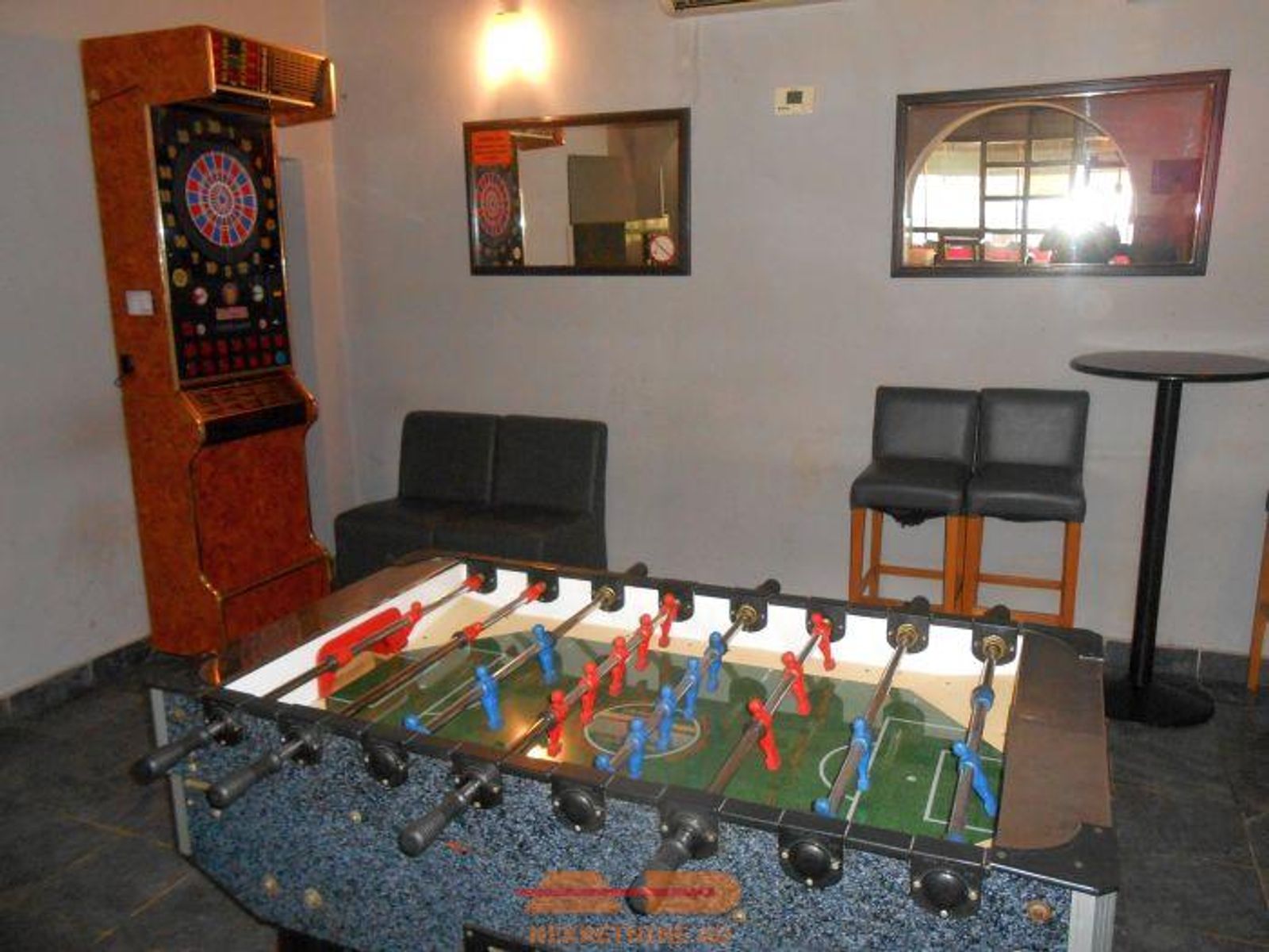 Uhodan, renoviran i opremljen bistro u Siraču! — fotografija 18