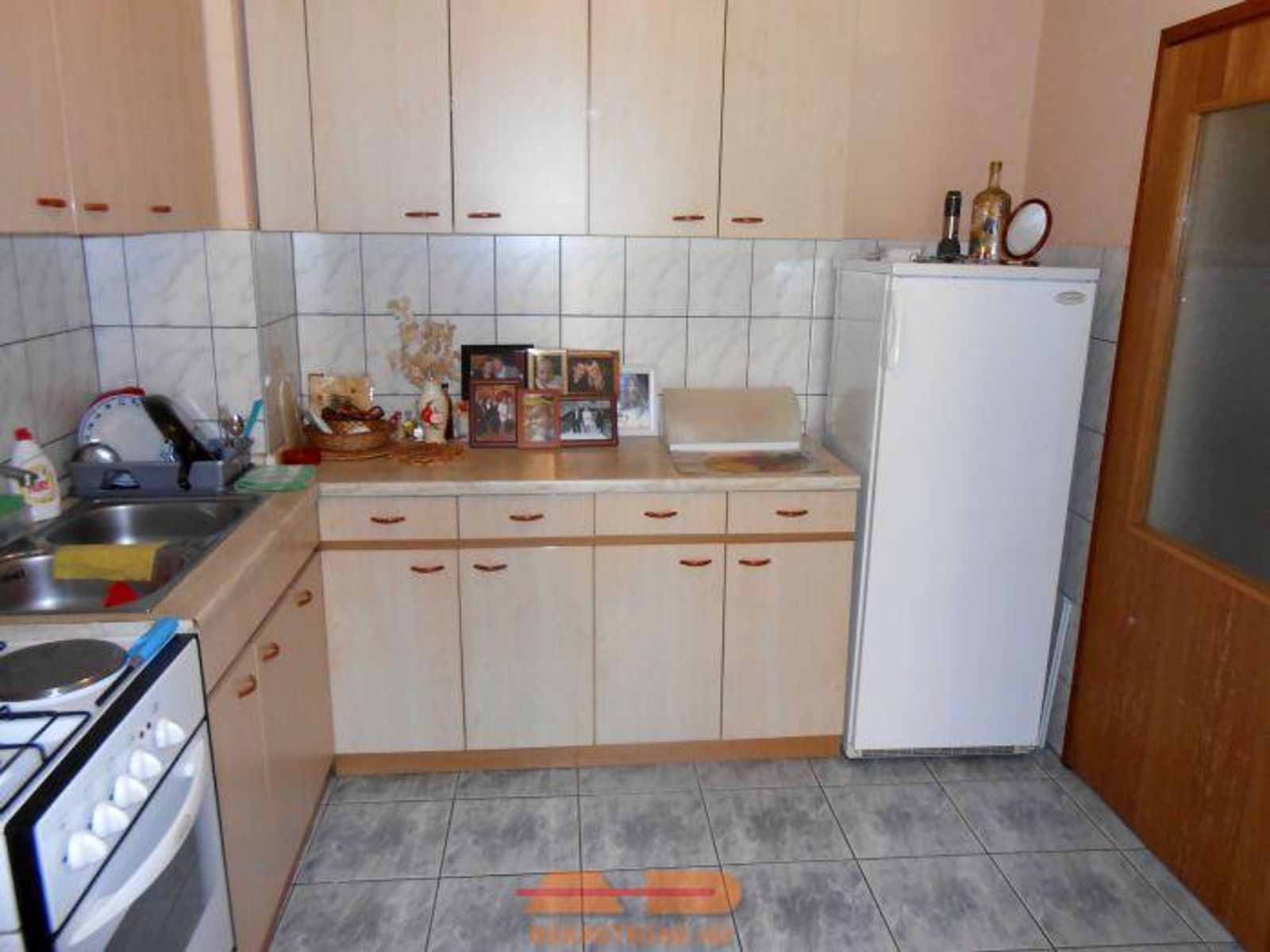 Namještena kuća u nizu, blizina Lječilišta! — fotografija 15